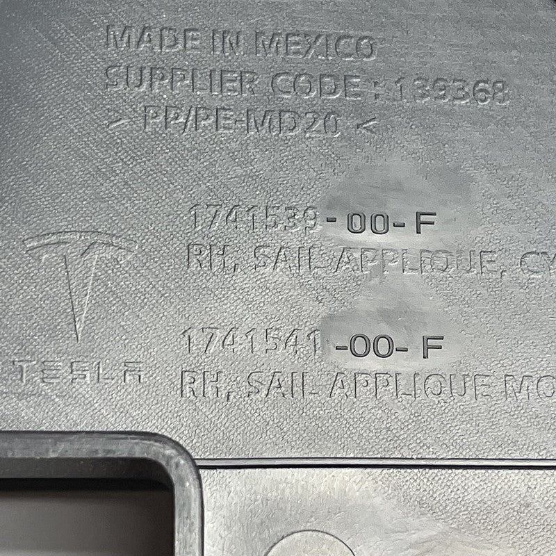 1741539-00-F TESLA CYBERTRUCK BEDSIDE SAIL APPLIQUE RIGHT 2023 2024 OEM 1741539-00-F
