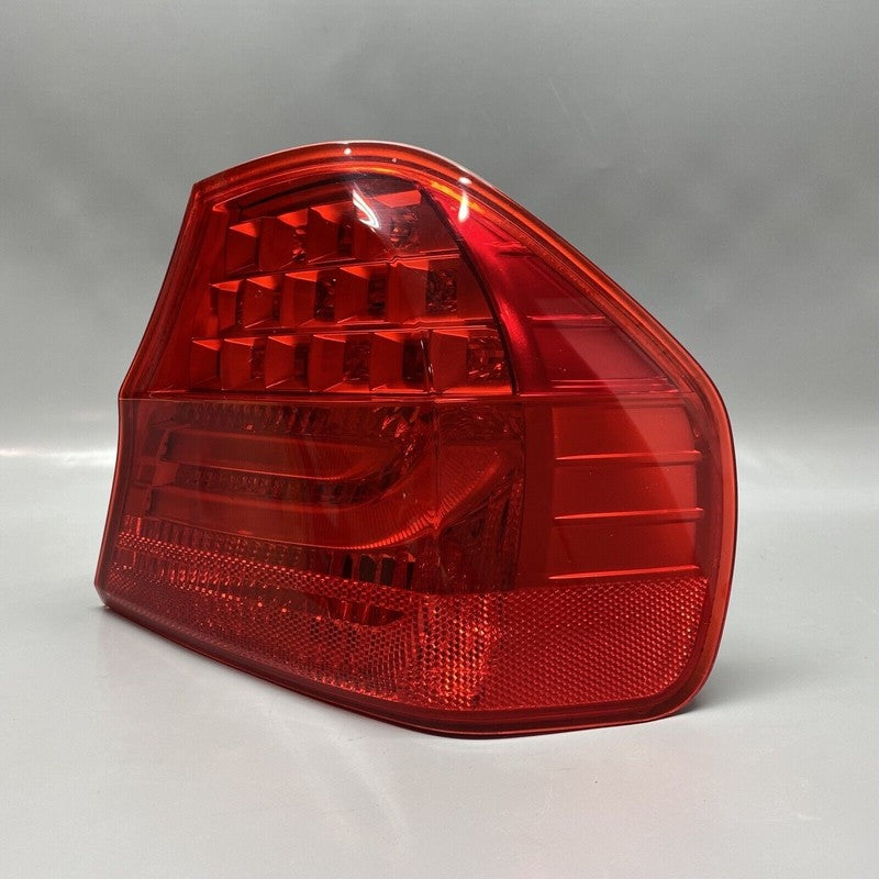 7154158 BMW 328 TAIL LIGHT RIGHT PASSENGER 7154158 2009 2010 2011 SEDAN LED OEM