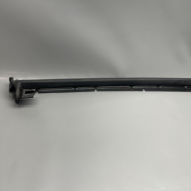 1073247-S0-B TESLA MODEL X FALCON CANTRAIL SEAL RIGHT REAR 2016 17 18 19 2020 1073247-S0-B