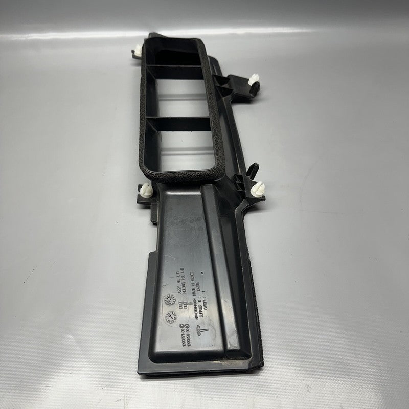1090857-00-C TESLA MODEL 3 HVAC AC HEATER CABIN AIR VENT LEFT 2017 2018 2019 2020 OEM