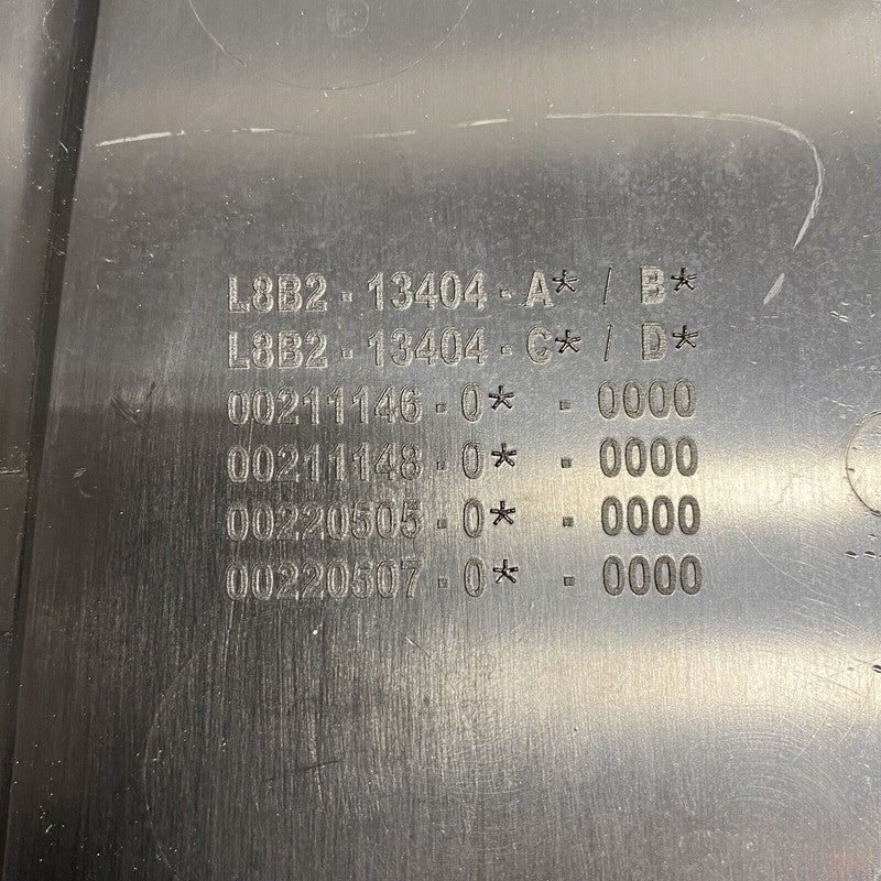 L8B2-13404-DD LAND ROVER TAIL LIGHT RIGHT PASSENGER 2020 2021 2022 OEM L8B2-13404-DD