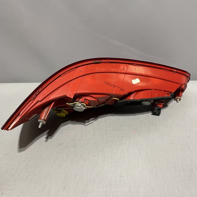 4L0945094A AUDI Q7 TAIL LIGHT RIGHT PASSENGER 4L0945094A 2007 2008 2009 OEM