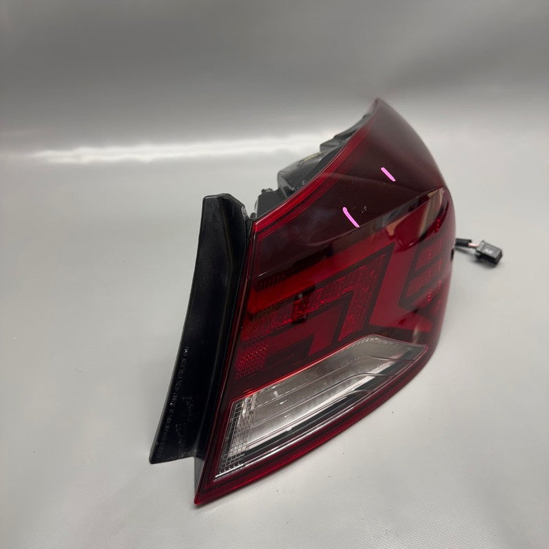 HYUNDAI ELANTRA TAIL LIGHT RIGHT PASSENGER  2019 2020 OEM