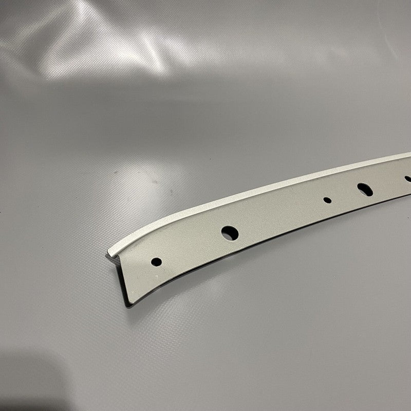67071000 MASERATI QUATTROPORTE CENTRAL EDGE BRACKET 2003 2004 2005 2006 2007 OEM