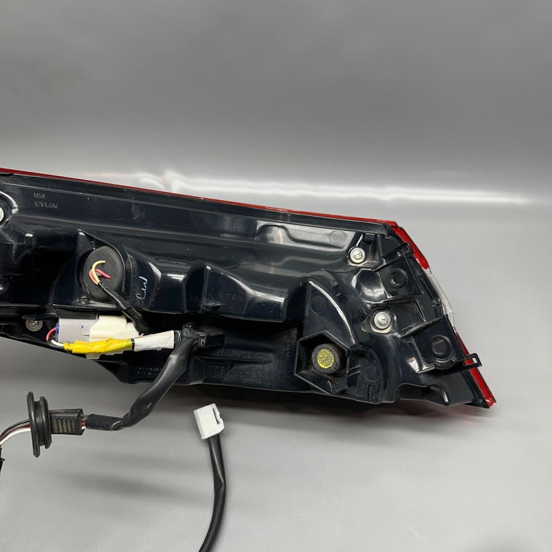 TOYOTA CAMRY TAIL LIGHT RIGHT PASSENGER 2018 2019 2020 2021 2022 2023 