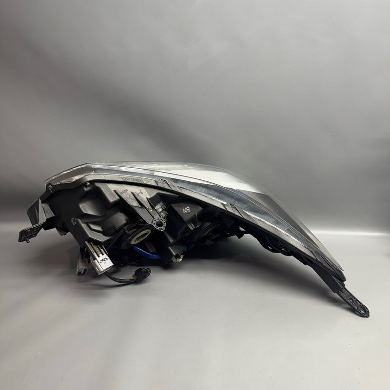 SUBARU FORESTER HEADLIGHT RIGHT PASSENGER 2017 2018 HALOGEN OEM