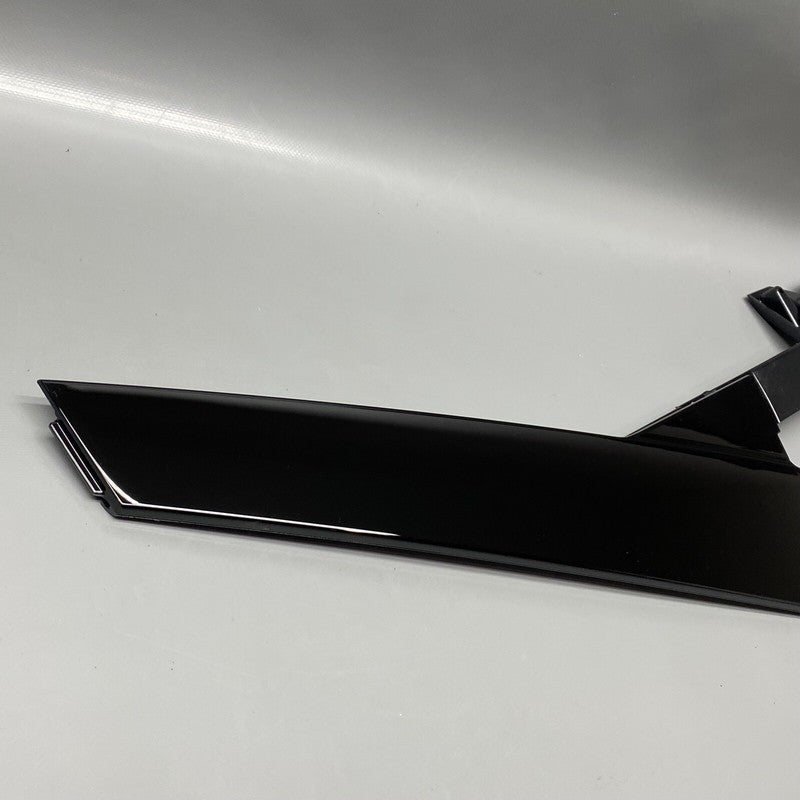 95B853590F PORSCHE MACAN DOOR APPLIQUE MOLDING RIGHT REAR OEM 2015 2016 2017 2018 2019 2020