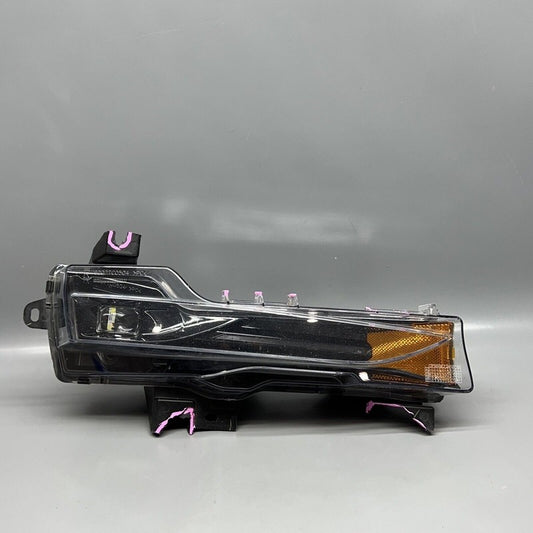 1077392-00-F TESLA MODEL 3 FOG LIGHT RIGHT PASSENGER 2017 2018 2019 2020 2021 2022 DAMAGED