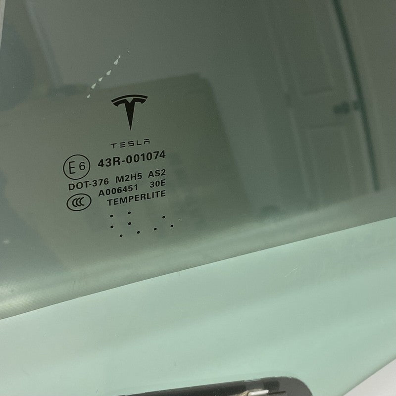 43R-001074 TESLA MODEL S DOOR GLASS LEFT REAR 2012 2013 2014 2015 2016 2017 2018 43R-001074
