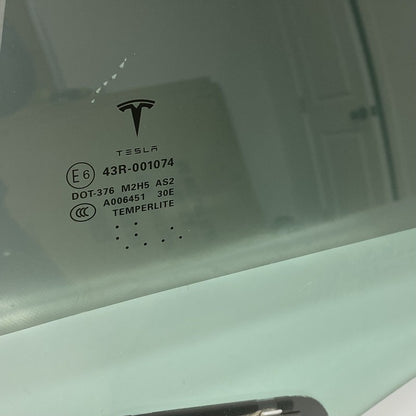 43R-001074 TESLA MODEL S DOOR GLASS LEFT REAR 2012 2013 2014 2015 2016 2017 2018 43R-001074