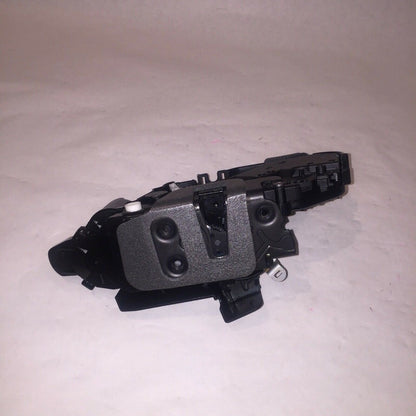 LR091351  /  8X2A-26413-AE LAND ROVER SPORT EVOQUE DISCOVERY 4 LEFT REAR DOOR LOCK ACTUATOR 2010 11 12 2013