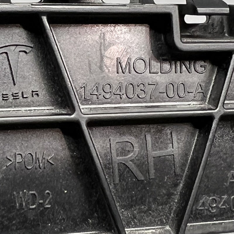 1494037-00-A TESLA MODEL Y BUMPER RETAINER BRACKET RIGHT 2020 2021 2022 2023 OEM 1494037-00-A