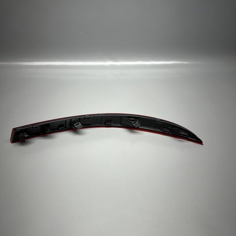 89A945106 AUDI Q4 E-TRON REFLECTOR LEFT REAR 2022 2023 2024 OEM 89A945105