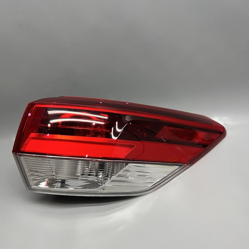 TOYOTA HIGHLANDER TAIL LIGHT RIGHT PASSENGER 2017 2018 2019 OEM