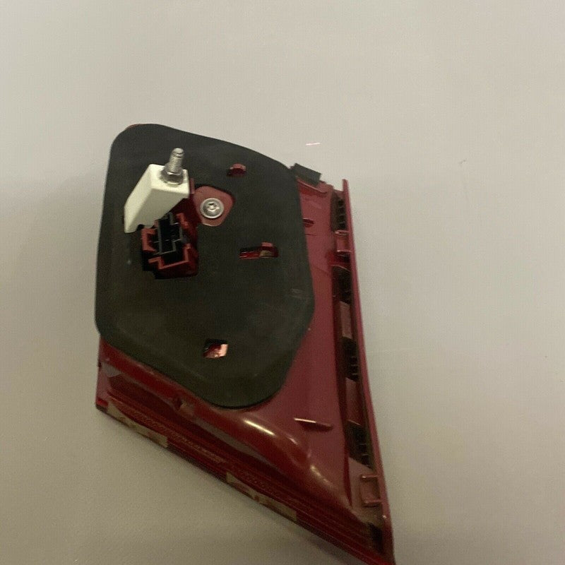 W212 MERCEDES  BENZ E63 TRUNK TAIL LIGHT RIGHT PASSENGER 2014 2015 2016 AMG OEM