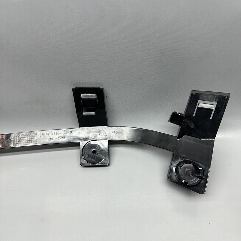 1046957-00-G TESLA MODEL X HEADLIGHT BRACKET SUPPORT LEFT 2015-2021 OEM 1046957-00-G