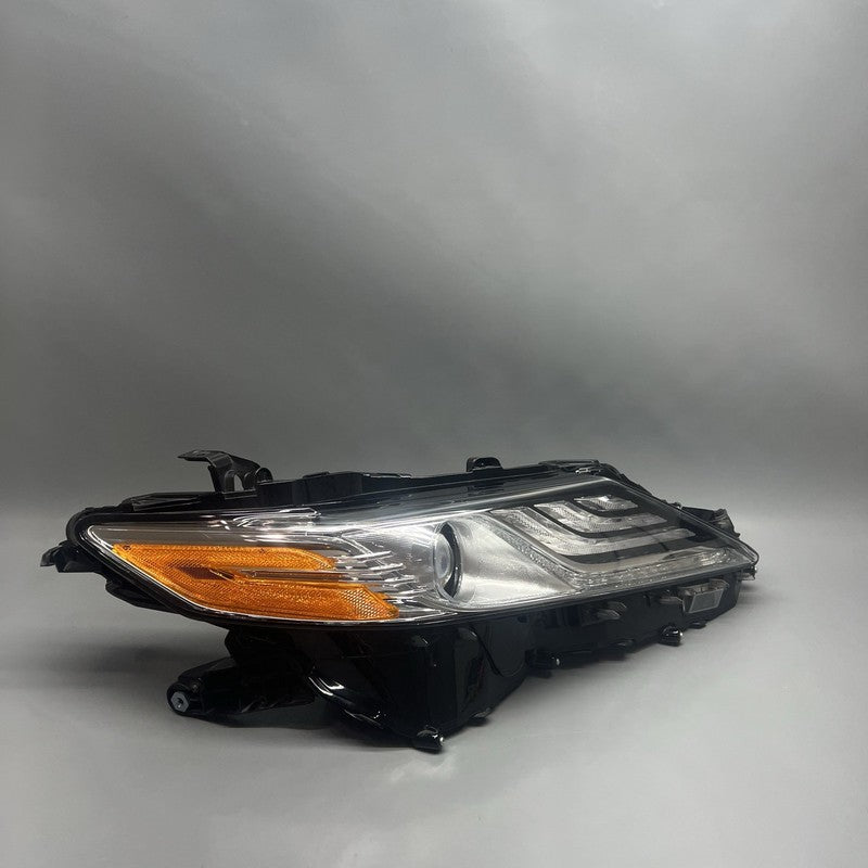 TOYOTA CAMRY HEADLIGHT RIGHT PASSENGER 2018 2019 2020 OEM