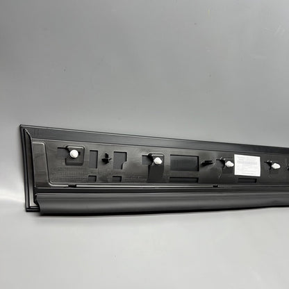 9Y0839095 PORSCHE CAYENNE DOOR MOLDING LOWER LEFT REAR 2019 2020 2021 2022 OEM 9Y0839095