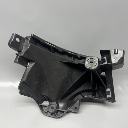 4M8807394 AUDI Q8 UPPER BUMPER GUIDE RIGHT REAR 2019 2020 2021 2022 2023 OEM 4M8807394