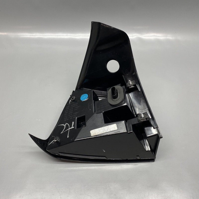 MODEL 3 TESLA MODEL 3 TAIL LIGHT RIGHT PASSENGER 2017 2018 2019 2020 OEM