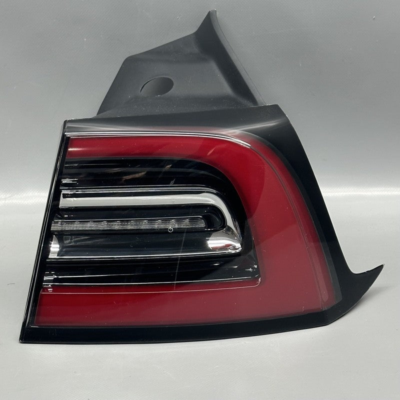 TESLA MODEL 3 TAIL LIGHT RIGHT PASSENGER 2017 18 19 20 2021 LED OEM 10