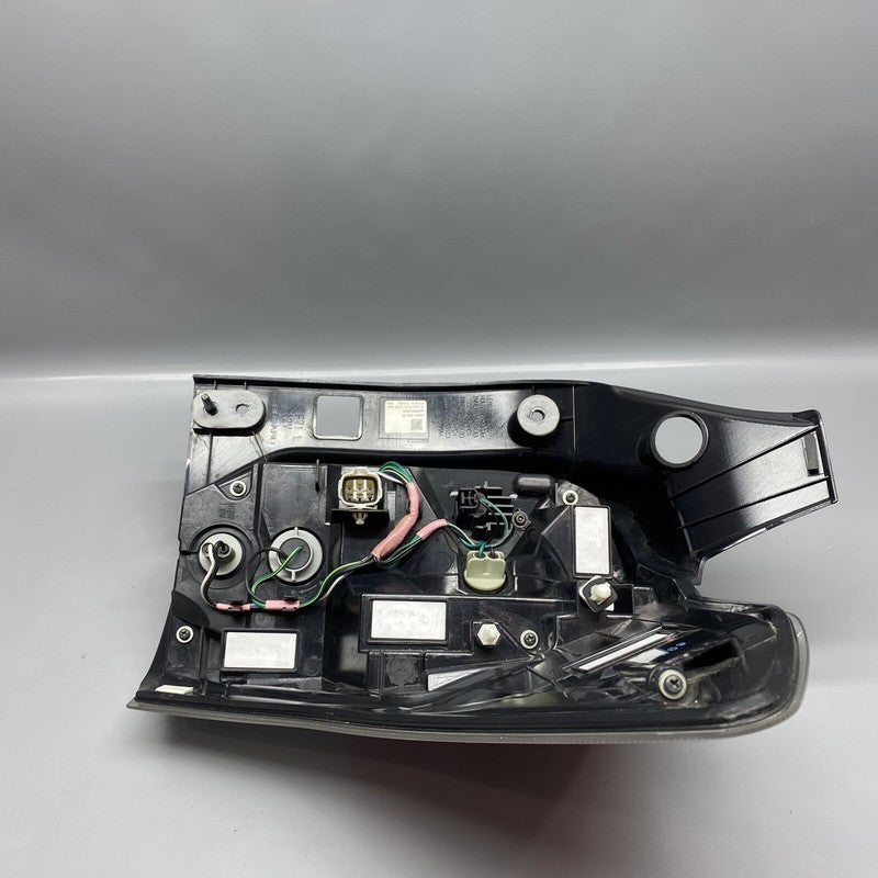 84201-SG150 SUBARU FORESTER TAIL LIGHT LEFT DRIVER 84201-SG150 2017 2018 OEM