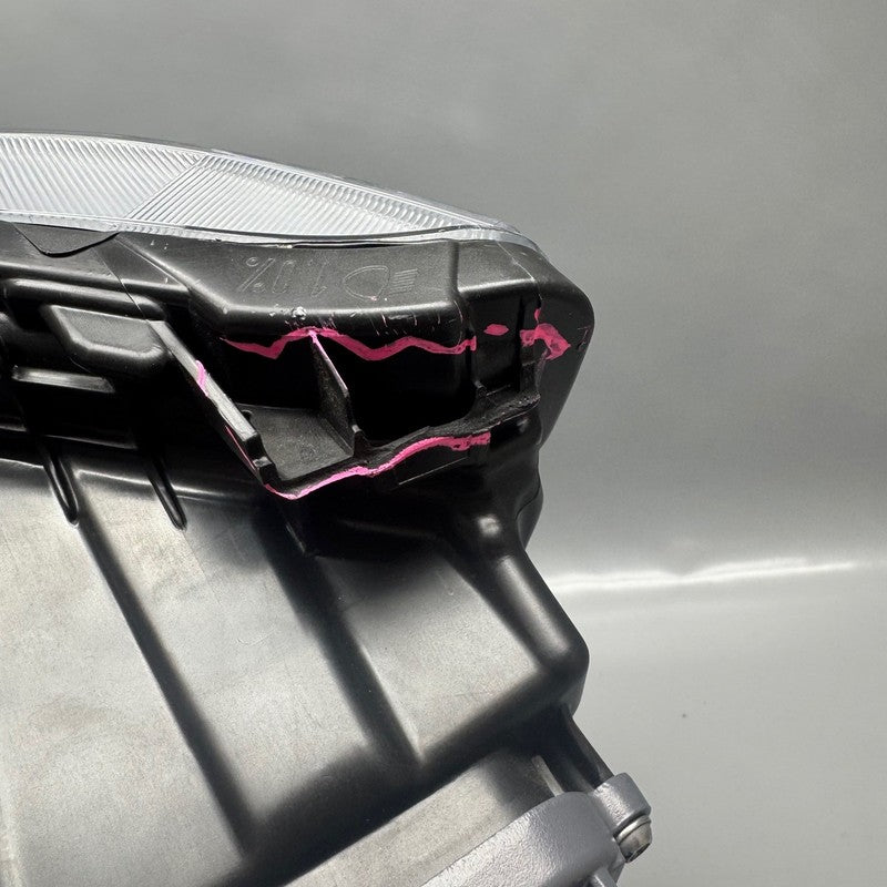 VINFAST VF8 HEADLIGHT RIGHT PASSENGER LED 2023 2024 2025 OEM