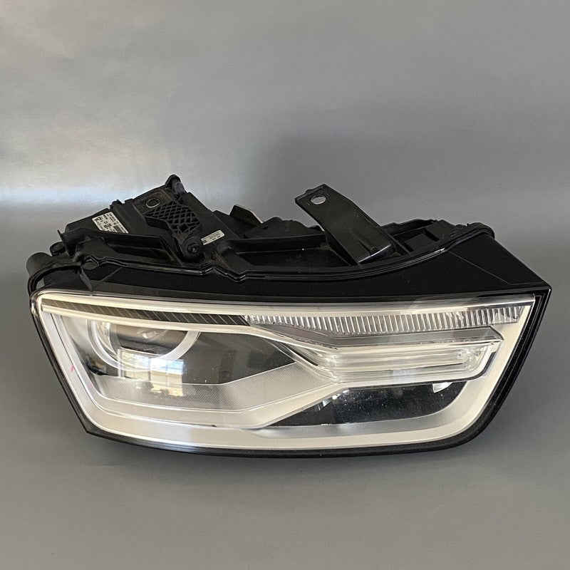 8U0941006E AUDI Q3 HEADLIGHT RIGHT PASSENGER 8U0941006E XENON LED 2016 2017 OEM 
