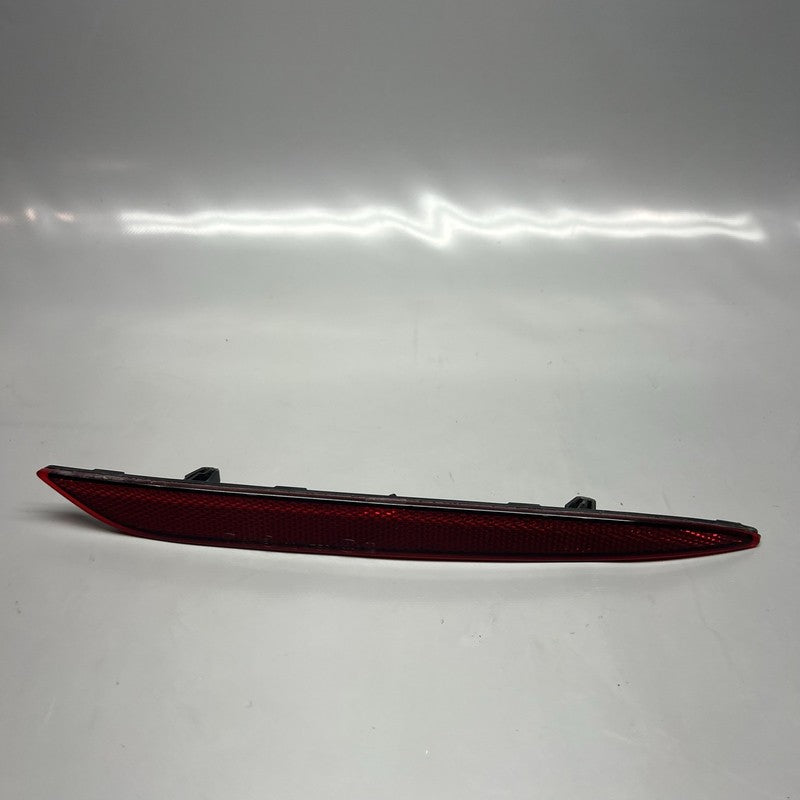 1077407 TESLA MODEL 3 REAR BUMPER REFLECTOR RIGHT PASSENGER 2016 2017 2018 2019 2020 OEM