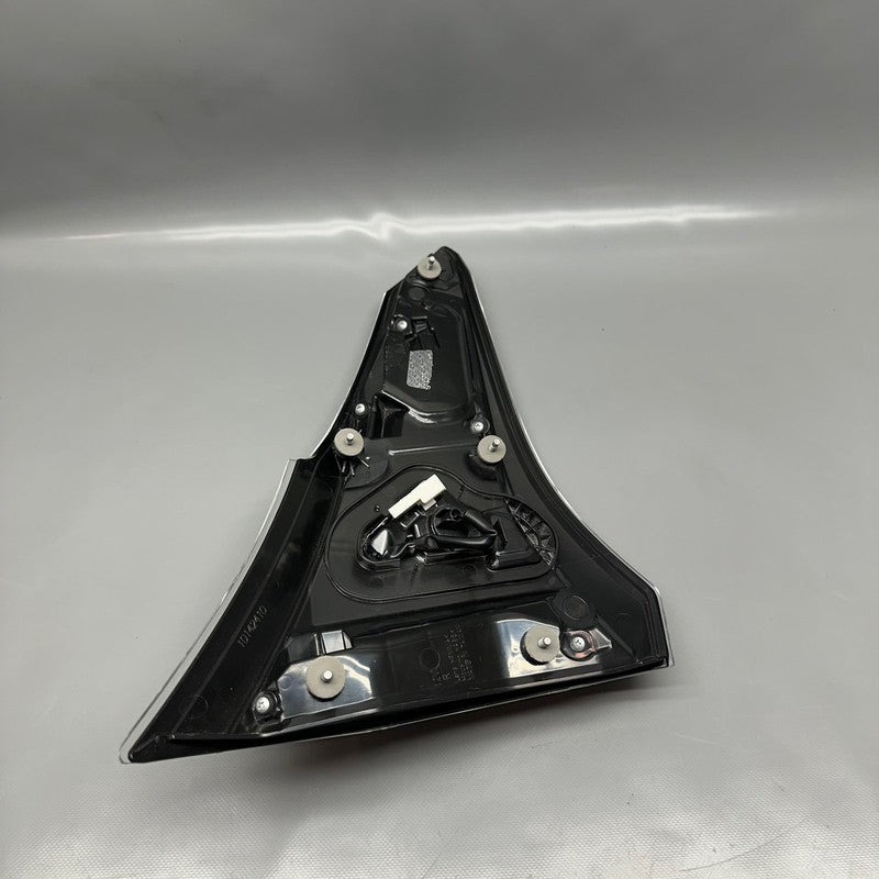 TOYOTA RAV 4 TAIL LIGHT INNER RIGHT PASSENGER 2016 2017 2018 OEM 15020