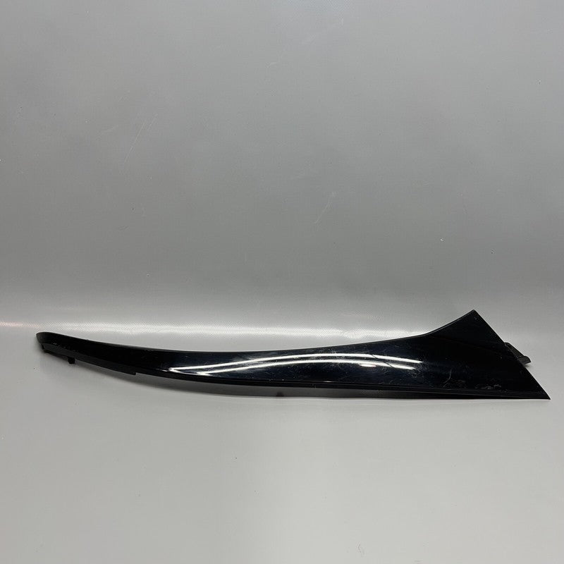 670111580 MASERATI LEVANTE TAILGATE BACKDOOR SPOILER RIGHT 2017 18 19 2020 OEM 670111580