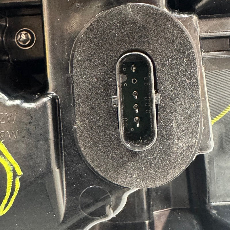 TESLA MODEL 3 TAIL LIGHT RIGHT PASSENGER 2021 2022 2023 2024 LED 4 PIN