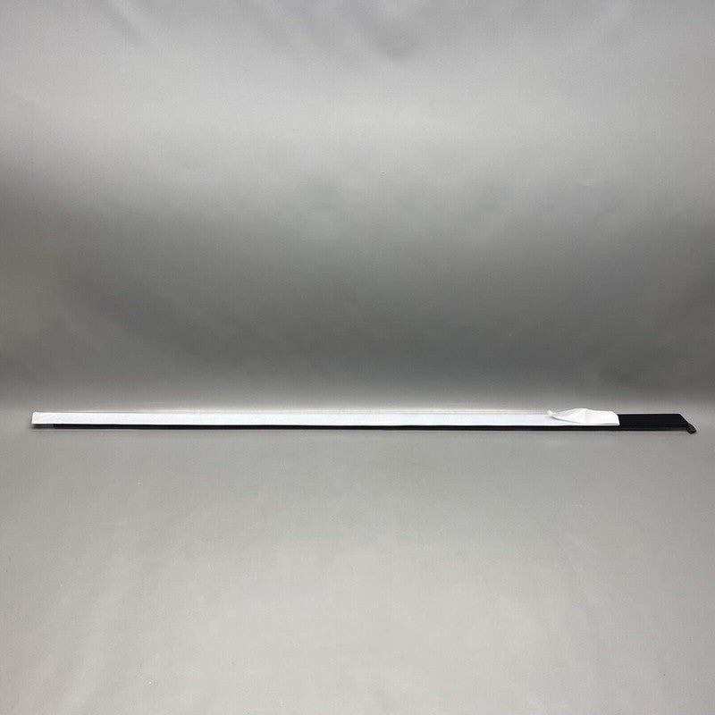 95B837476D PORSCHE MACAN DOOR TRIM RIGHT FRONT 2015 2016 2017 2018 2019 2020 OEM 95B837476D