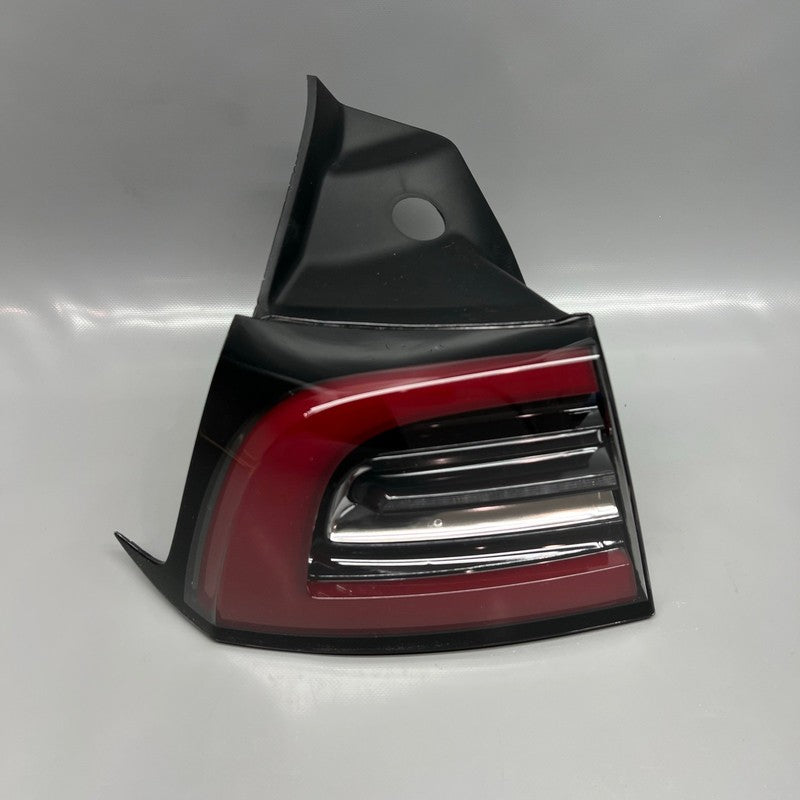 TESLA MODEL 3 TAIL LIGHT LEFT DRIVER 2017 2018 2019 2020 2021 2022 202