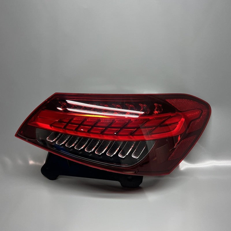 MERCEDES BENZ E350 TAIL LIGHT RIGHT PASSENGER E450 2021 2022 2023 LED 