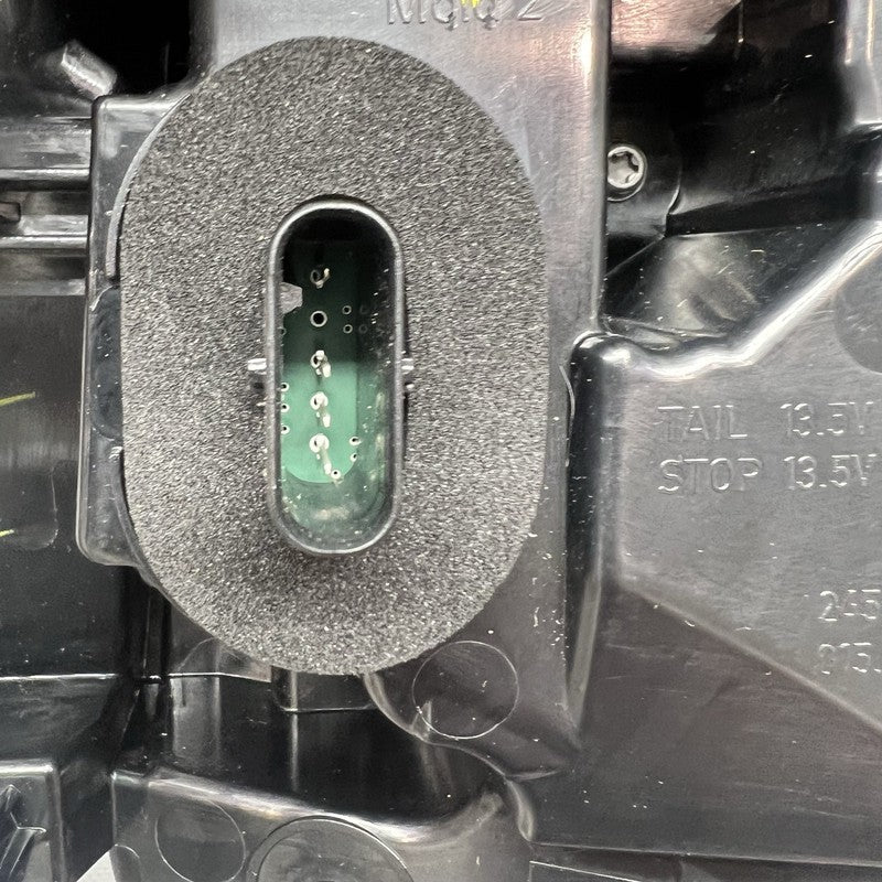 1502086-00-D TESLA MODEL Y  TAIL LIGHT LEFT DRIVER 2020 2021 2022 2023 LED 4 PIN 1502086-00-D