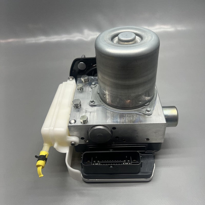T2H58095 JAGUAR XF F-PACE BRAKE MASTER CYLINDER 2024 OEM T2H58095