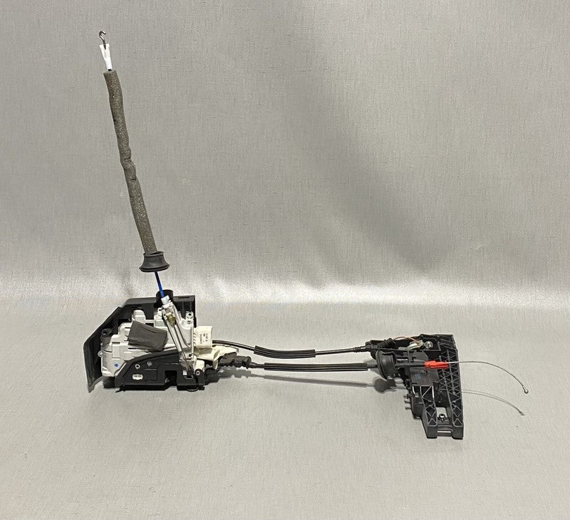 4H0839885 AUDI A8 DOOR HANDLE WITH LOCK LATCH 2011 2012 2013 2014 2015 2016 2017 OEM