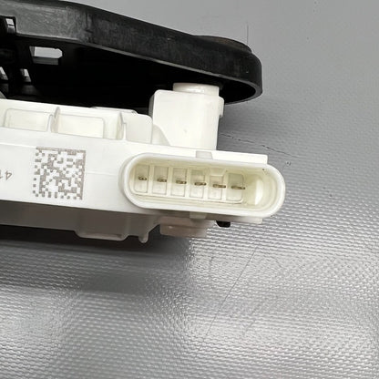 1126200-00-B TESLA MODEL X DOOR LOCK LATCH RIGHT FRONT 2016 17 18 19 2020 OEM 1126200-00-B