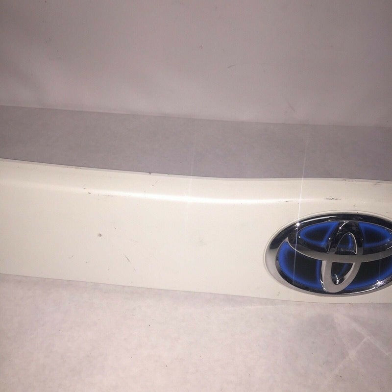 76801-47070 TOYOTA PRIUS TAILGATE HANDLE PANEL 2010 2011 2012 2013 2014 2015 OEM