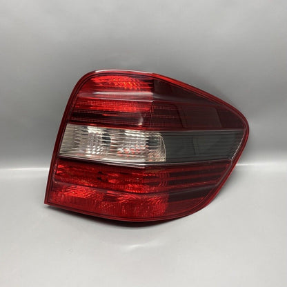 A1648202264 MERCEDES BENZ ML350 TAIL LIGHT RIGHT PASSENGER A1648202264 2006 2007 2008 OEM