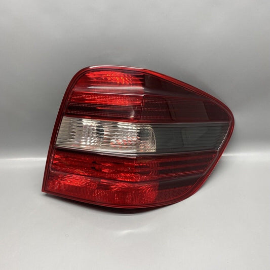 A1648202264 MERCEDES BENZ ML350 TAIL LIGHT RIGHT PASSENGER A1648202264 2006 2007 2008 OEM