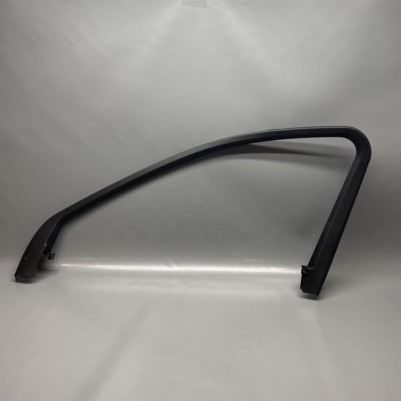 80A867610 AUDI Q5 DOOR WINDOW FRAME TRIM RIGHT FRONT 80A867610 2018 2019 2020 OEM