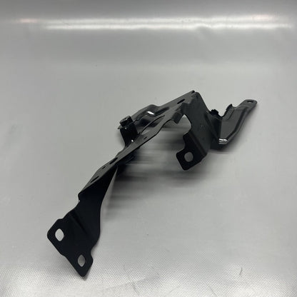 8494438 BMW 330 M3 FENDER BRACKET RIGHT FRONT 2019 2020 2021 OEM 8494438