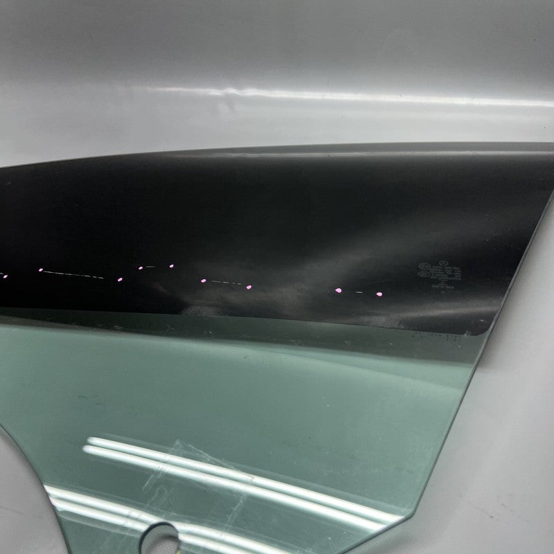 CLA250 MERCEDES BENZ CLA250 DOOR GLASS LEFT FRONT 2014 2015 2016 2017 OEM 