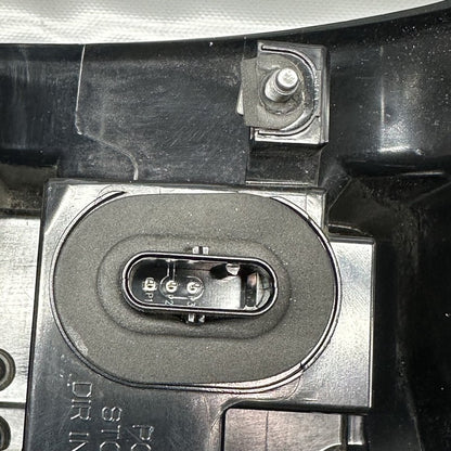 1502086-00-D TESLA MODEL Y TAIL LIGHT LEFT DRIVER 2020 2021 22 2023 2024 LED OEM 1502086-00-D