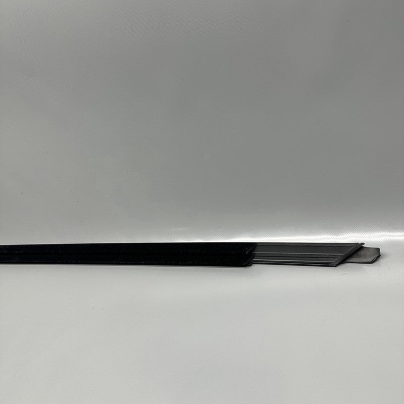 99153708601 PORSCHE 911 CAYMAN 718 DOOR MOLDING RIGHT FRONT 2017-2023 OEM 99153708601