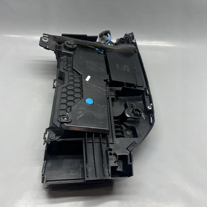 L8B3-13404-DD LAND ROVER DEFENDER TAIL LIGHT RIGHT PASSENGER 2020 2021 2022 OEM L8B3-13404-DD