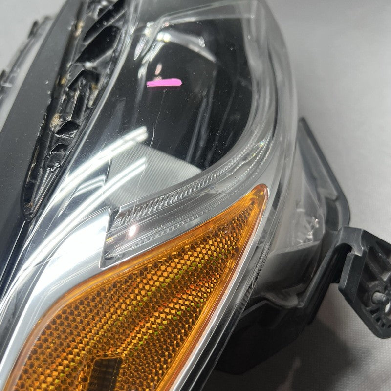 HONDA HR-V HEADLIGHT RIGHT PASSENGER 2019 2020 2021 2022 HALOGEN OEM 