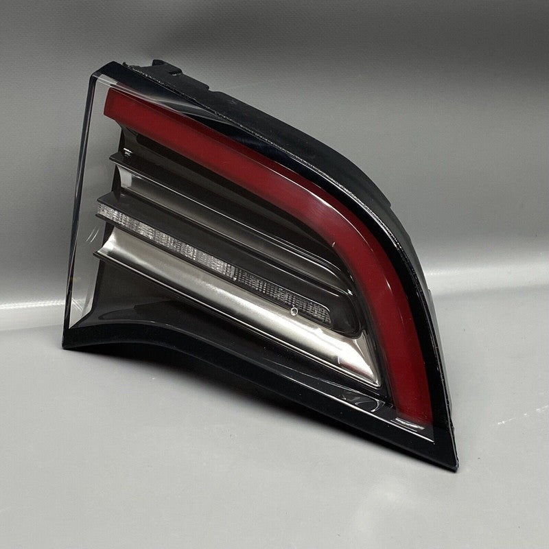 TESLA MODEL 3,Y  TAIL LIGHT TRUNK LEFT DRIVER 1077401-00-G 2018 19 20 